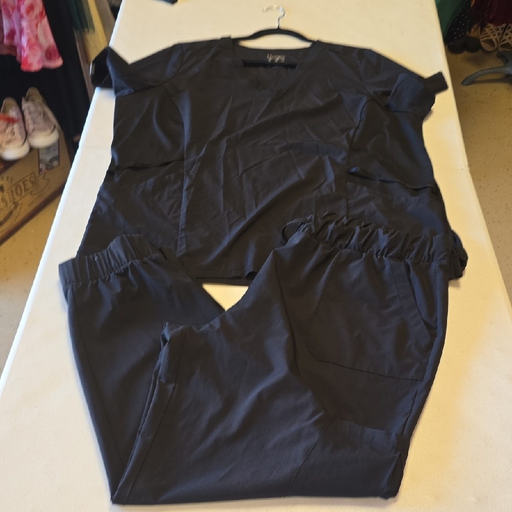 Black Srub Set